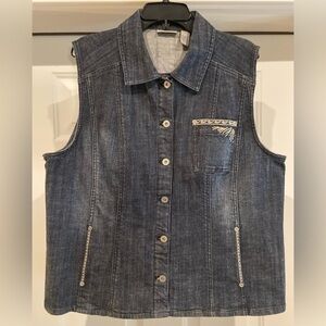Chico’s Platinum~Blue Denim~Sleeveless~Vest~Embroidered Detail~Size 3 (US 16/XL)